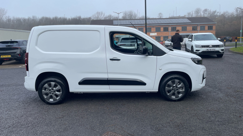 Vauxhall Combo Cargo Combo Diesel 1.5 Turbo D 100ps Pro H1 Van